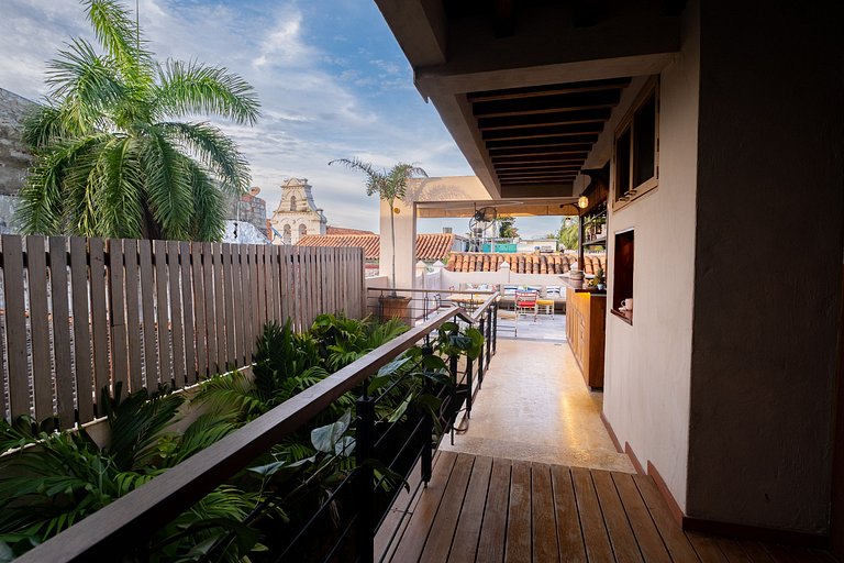 Lujosa Casa 5Hab/Jacuzzi/Piscina/Desayuno incluido