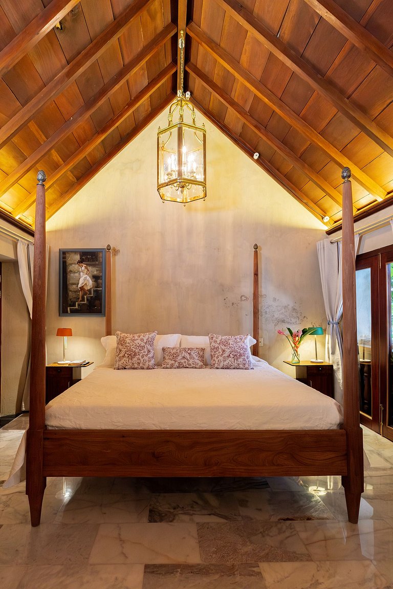 Luxury 5BR House W/Jacuzzi/Pool/breakfast included