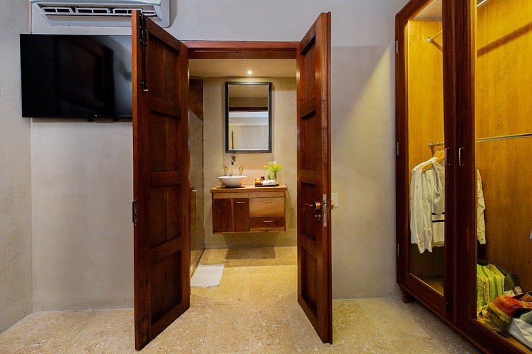 Lujosa Casa 5Hab/Jacuzzi/Piscina/Desayuno incluido