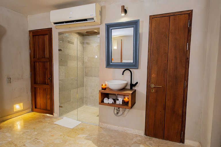 Lujosa Casa 5Hab/Jacuzzi/Piscina/Desayuno incluido