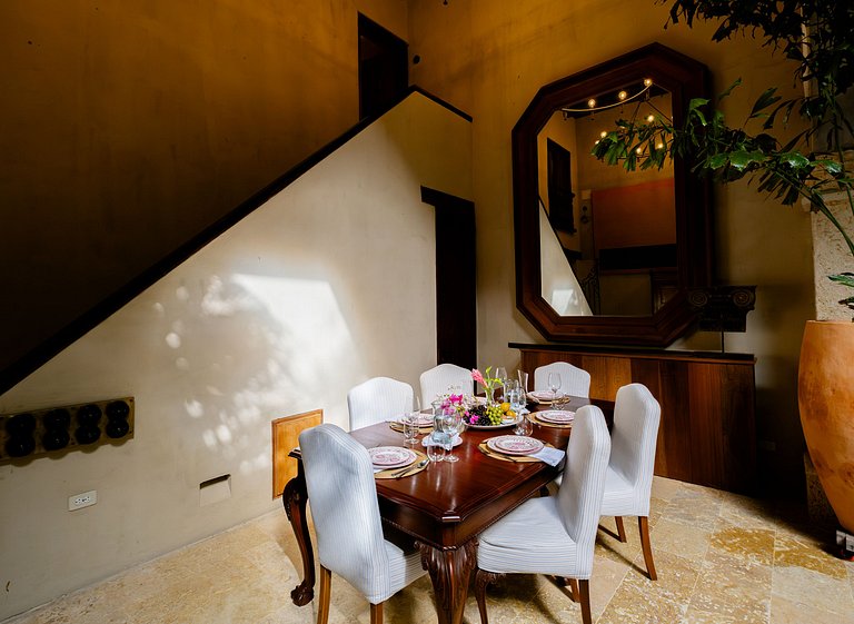 Lujosa Casa 5Hab /Jacuzzi/Piscina/Desayuno incluido