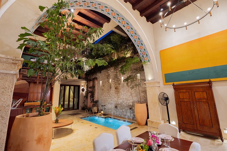 Lujosa Casa 5Hab /Jacuzzi/Piscina/Desayuno incluido