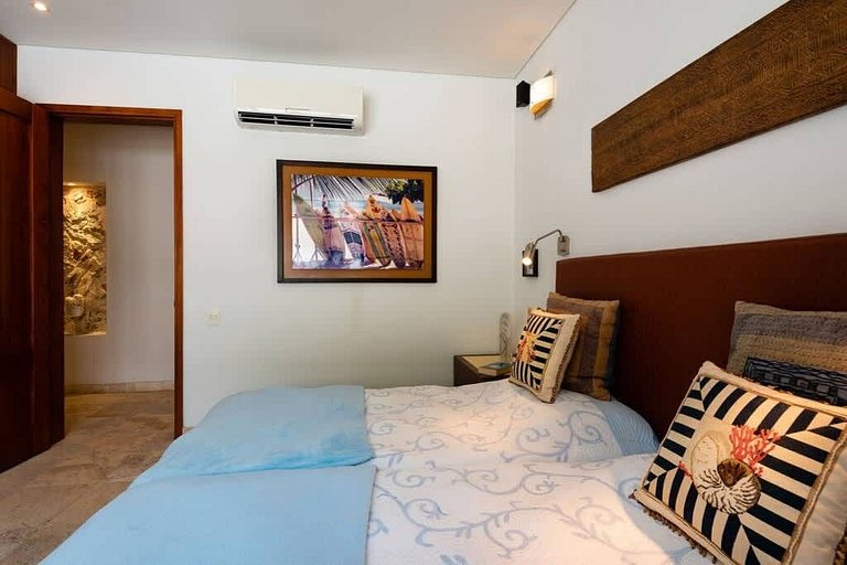 Walled City Haven – Private Pool & Rooftop Jacuzzi