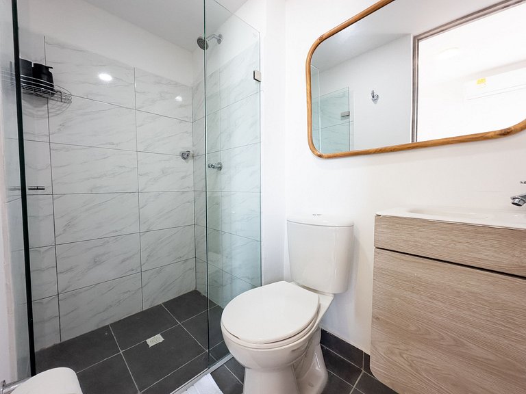 Modern 3BR w/ Ocean View · Prime Location