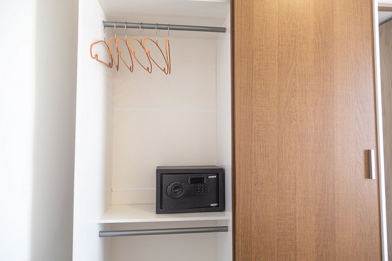 Modern 3BR w/ Ocean View · Prime Location