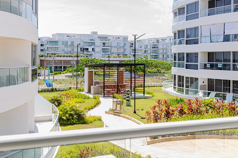 Modern 2BR Apt in Serena del Mar with Balcony