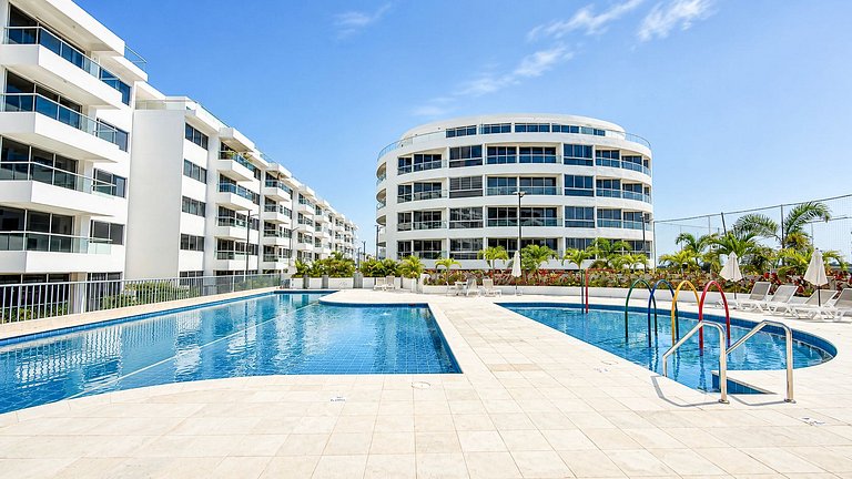 Modern Apto in Serena del Mar with Private Garden
