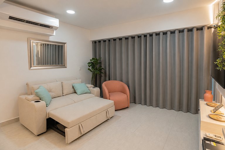 Modern Apto in Serena del Mar with Private Garden