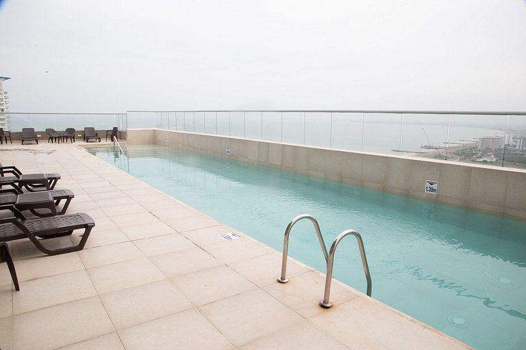 Modern 3BR w/ Ocean View · Prime Location
