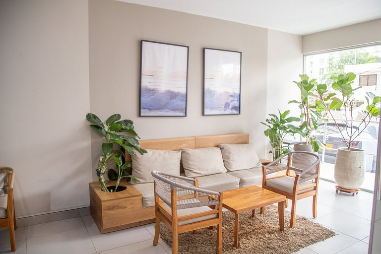 Modern 3BR w/ Ocean View · Prime Location