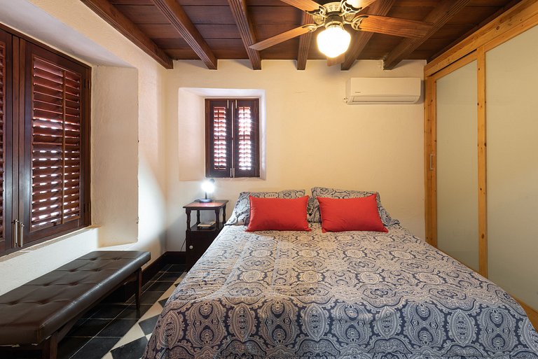 Casa San Pedro | Rooftop Jacuzzi & Balcony