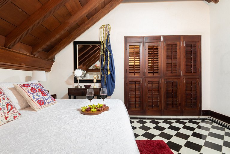 Casa San Pedro | Rooftop Jacuzzi, Balcony & Views